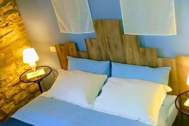 Room 17 of 22