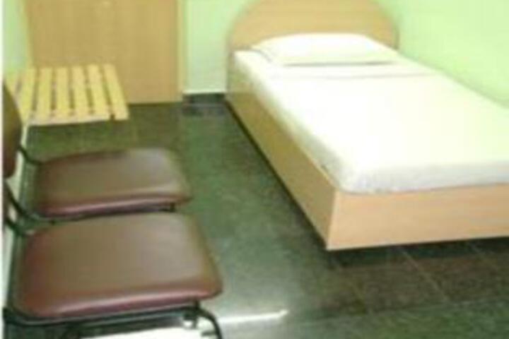 Room 2 of 6
