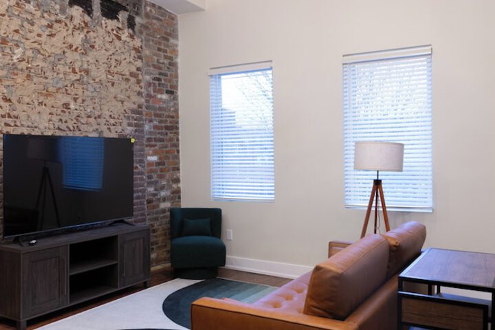 Room 42 of 65