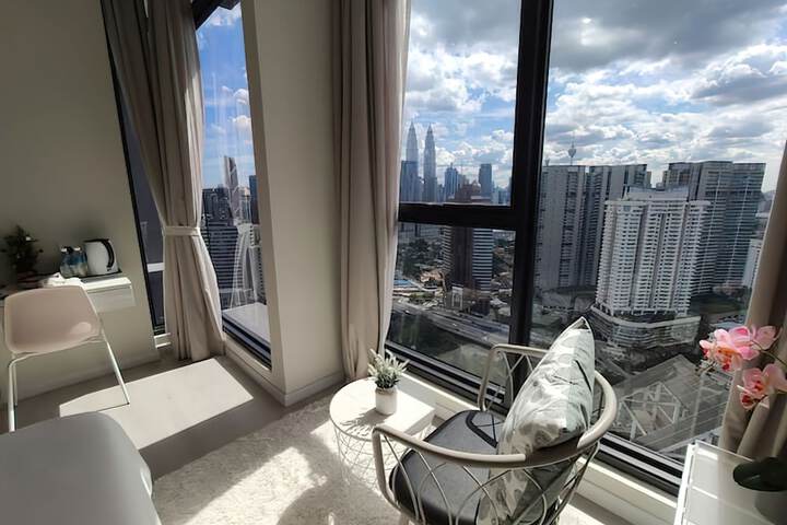 Room 51 of 109