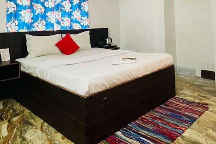 Room 12 of 19