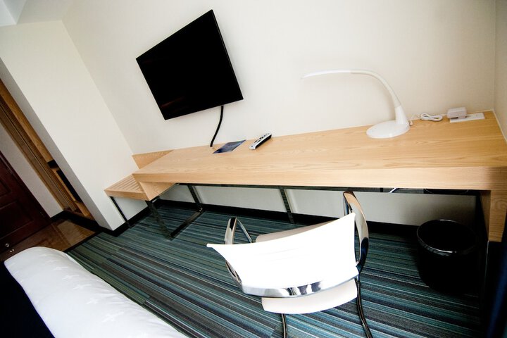 Room 11 of 34