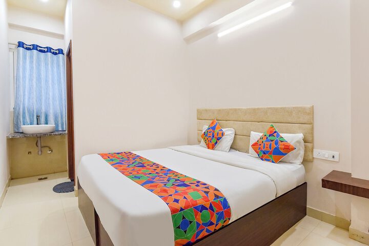 Room 13 of 22