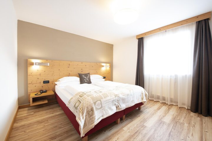 Room 3 of 49