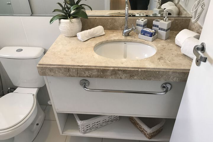 Room 10 of 75