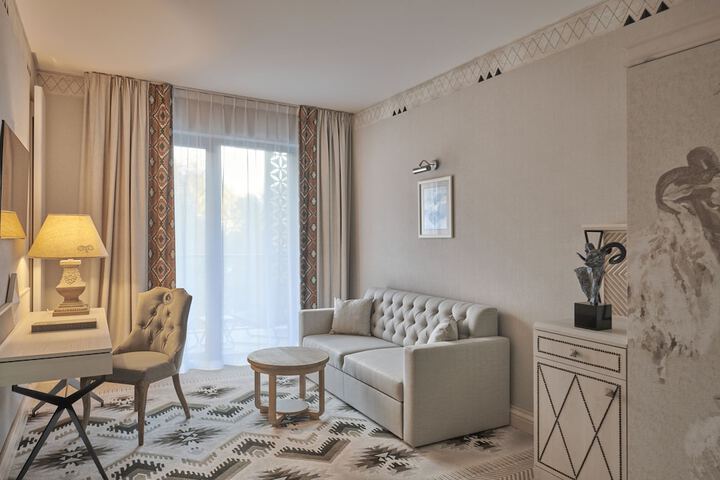 Room 11 of 51