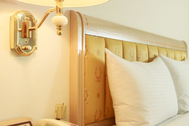 Room 3 of 35