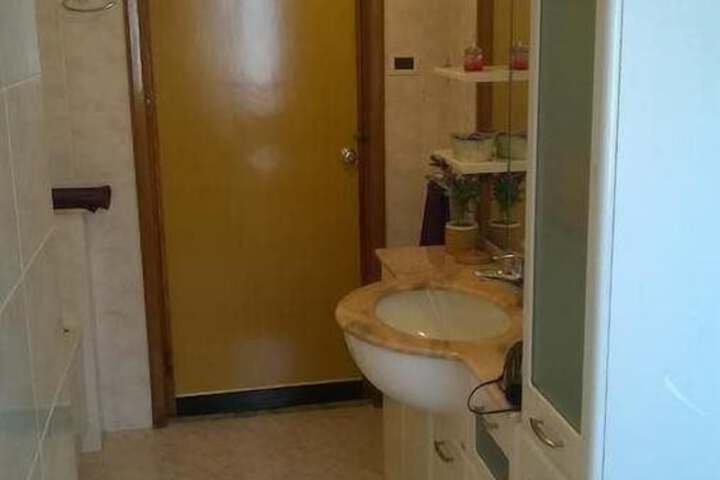 Room 21 of 31