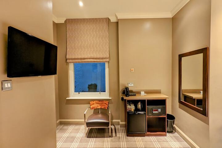 Room 15 of 55