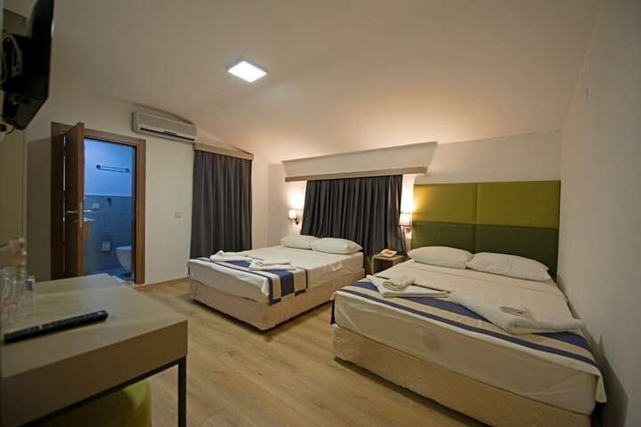 Room 3 of 10