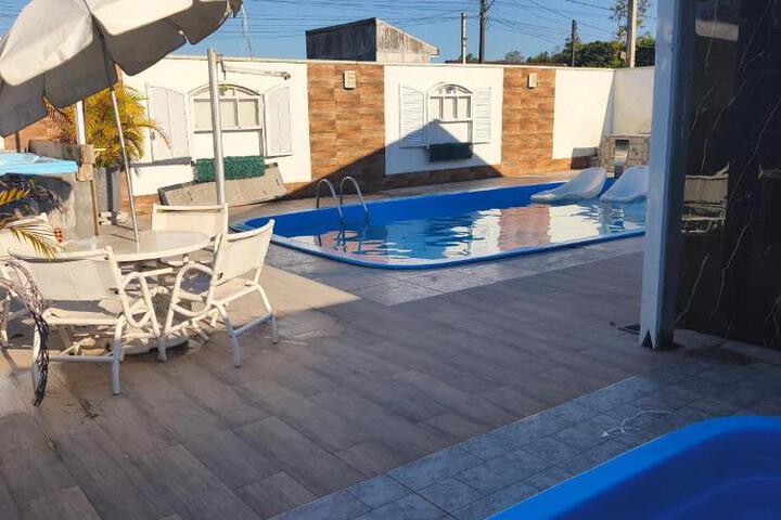 Lá casa de Cristal Casa com piscina matinhos