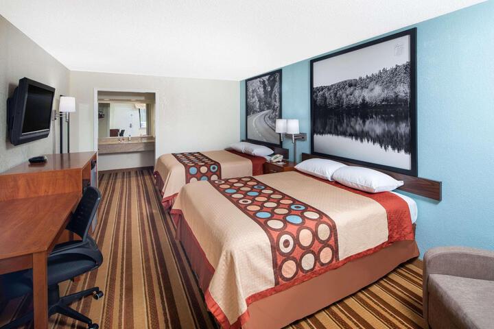 1 King Bed (1 of 11)