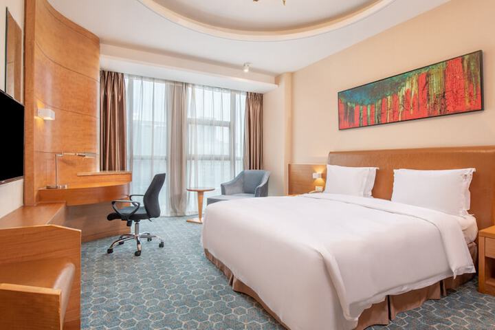 Room 6 of 42