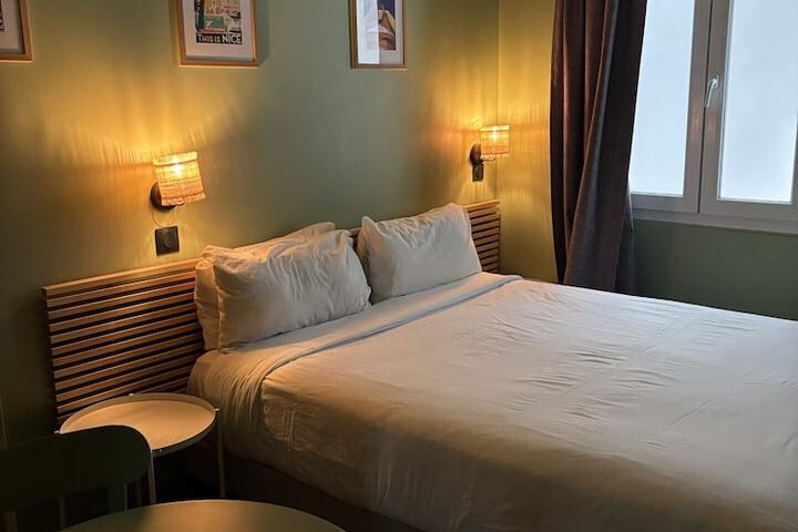 Room 41 of 76