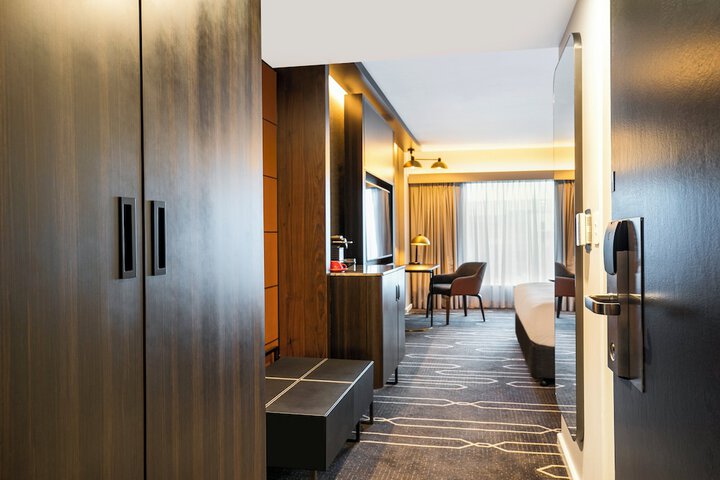 Room 22 of 64