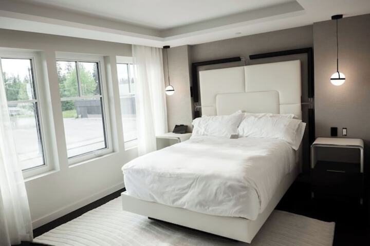 Room 9 of 18