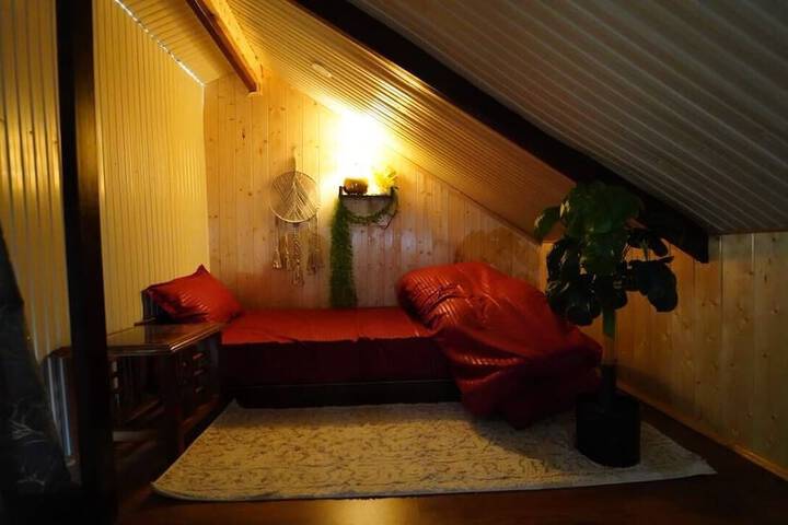 Room 20 of 35