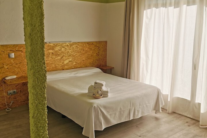 Room 27 of 63