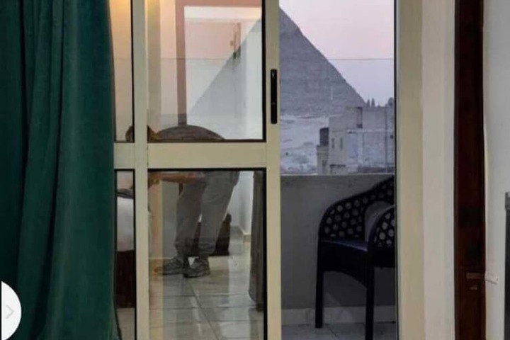 Room 28 of 83