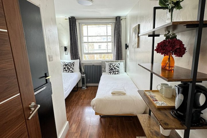 Room 143 of 234