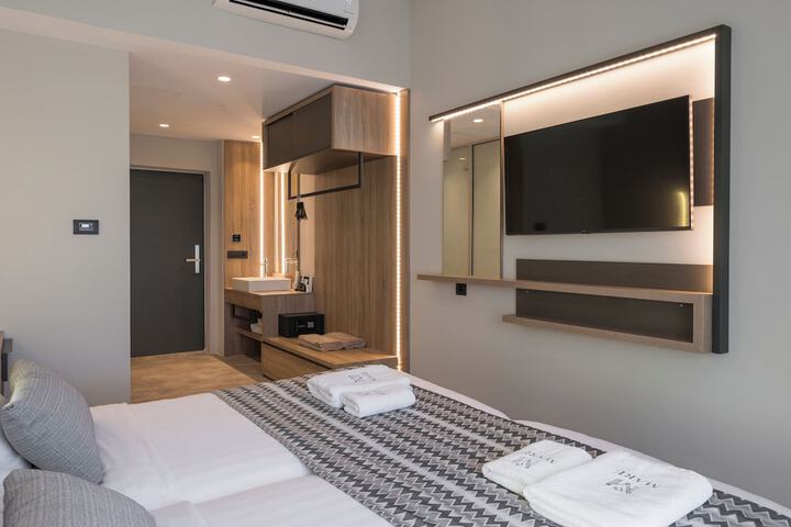 Room 28 of 152