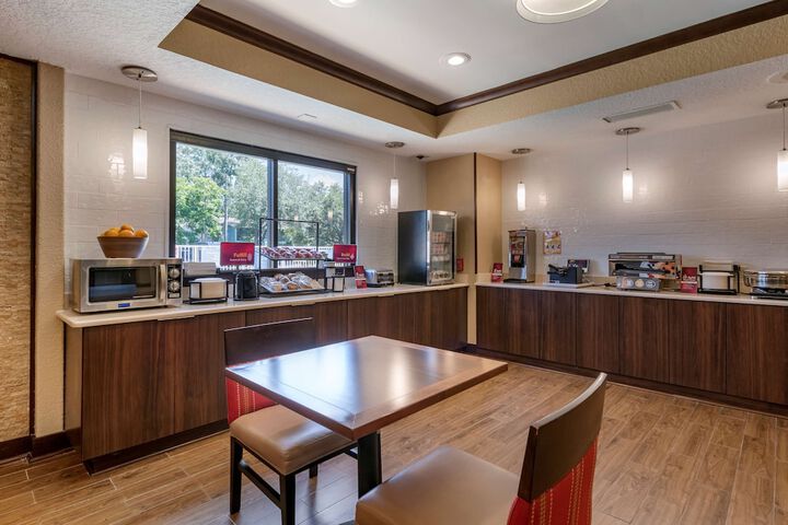 Breakfast area