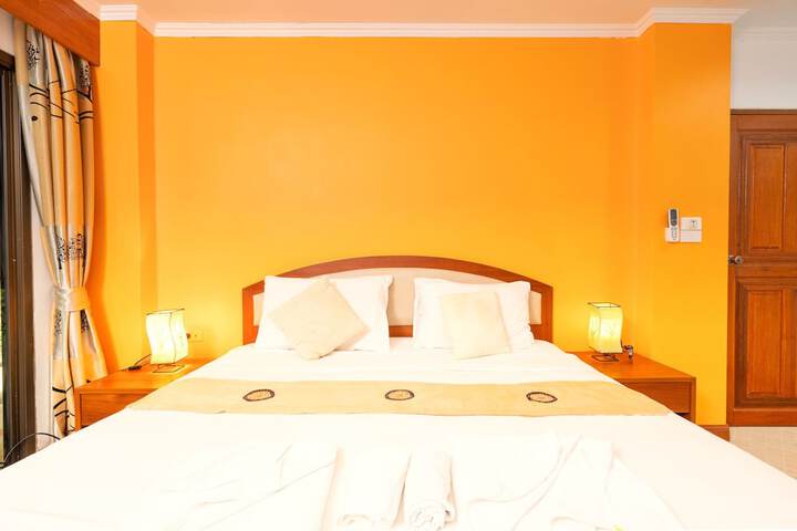 Room 6 of 164