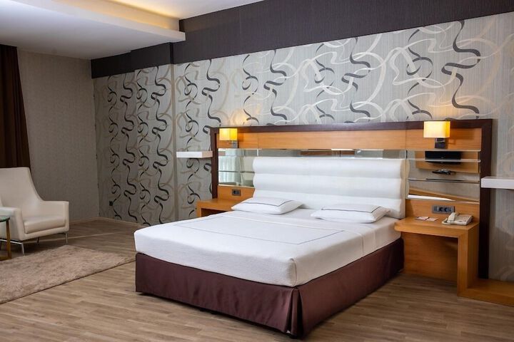 Room 7 of 30