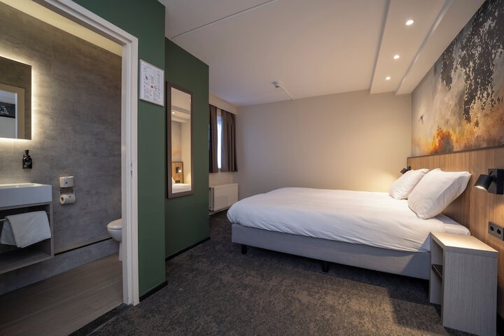 Room 16 of 41
