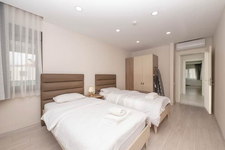 Room 74 of 271