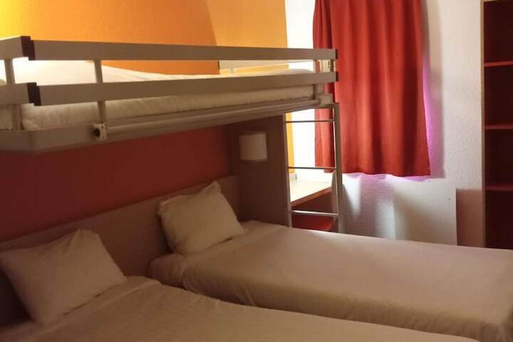 Room 5 of 46
