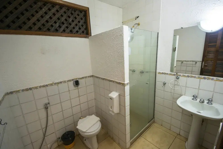 Room 6 of 21