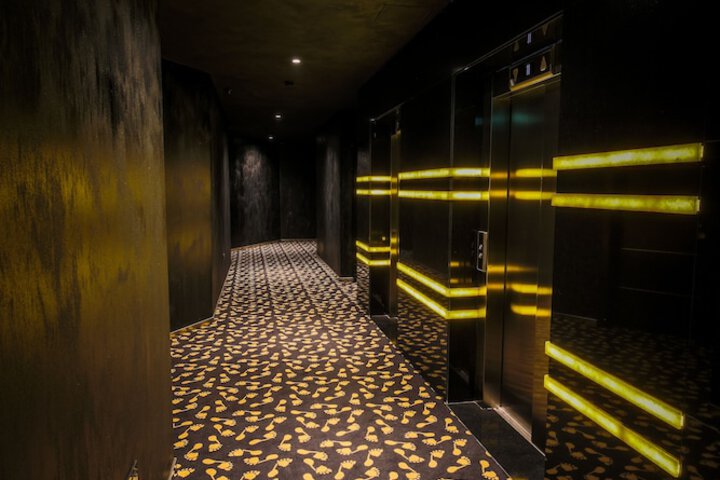 Ballroom/Hall 91 of 97