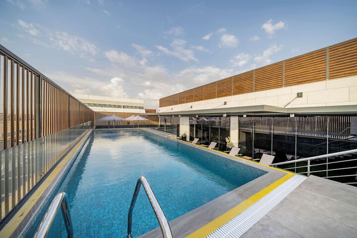Pool 54 of 136