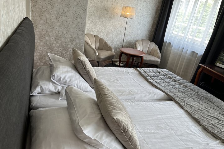 Room 34 of 91
