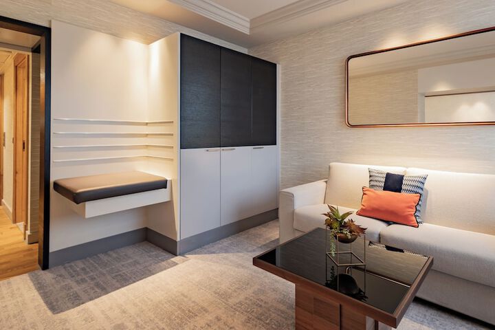 Room 294 of 457