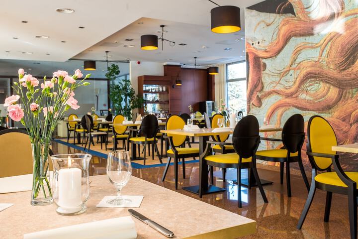 Dining Photos