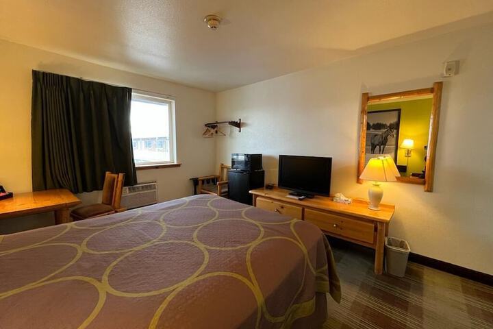 Room 7 of 28
