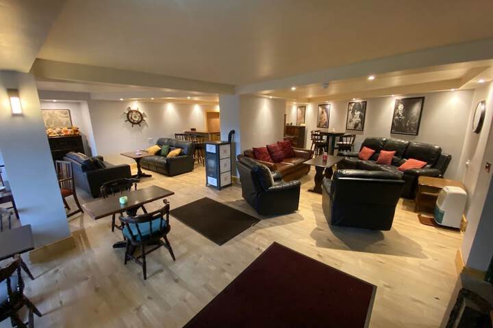 Lounge 40 of 47