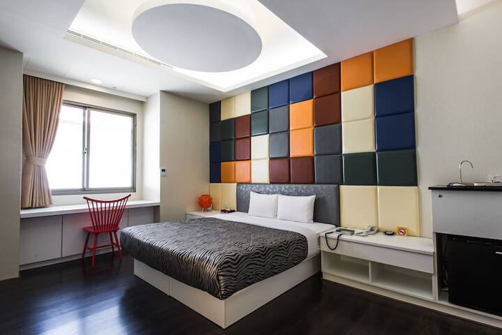 Room 5 of 51