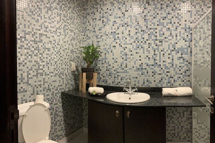 Room 28 of 223
