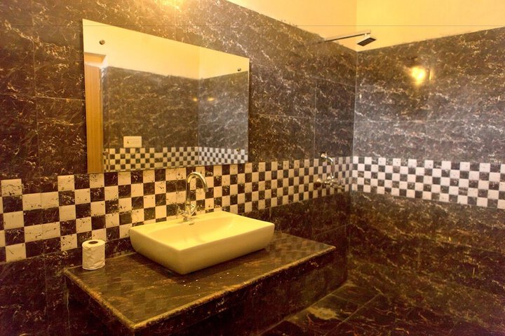 Room 16 of 31
