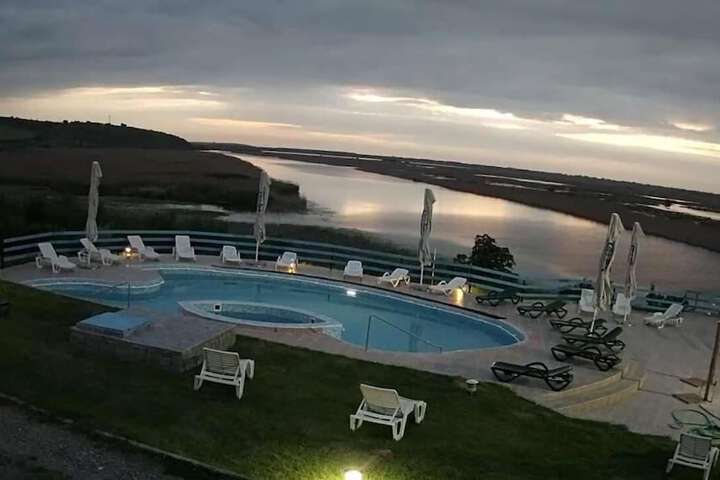 Pool 20 of 62