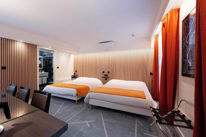 Room 45 of 70
