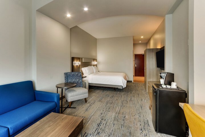 2 Queen Beds (8 of 14)