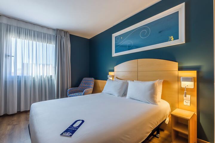 Room 10 of 96