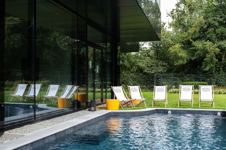 Pool 32 of 95