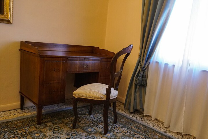 Room 13 of 50