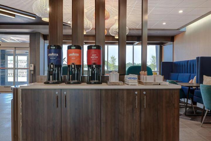Hotel Suite Photo