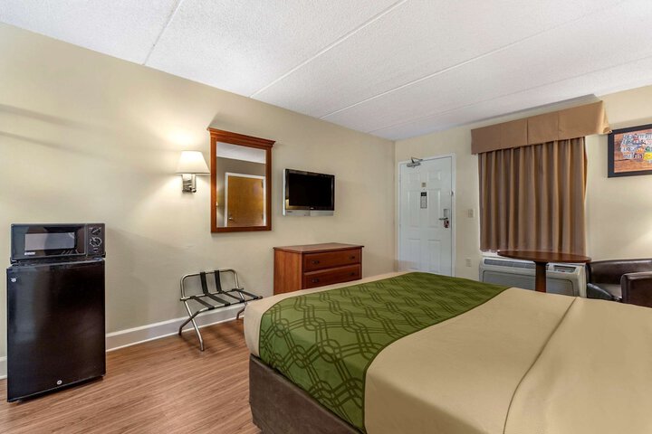 1 Queen Bed (22 of 22)